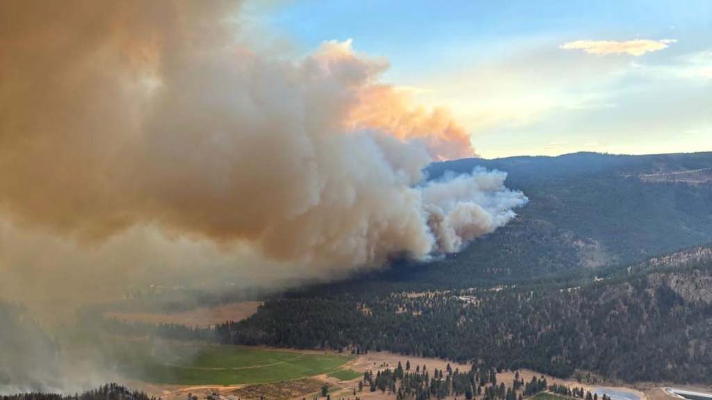 iN PHOTOS: Wildfire smoke creates haunting atmosphere in the Okanagan, Kamloops | iNFOnews.ca iN PHOTOS: Wildfire smoke creates haunting atmosphere in the Okanagan, Kamloops | iNFOnews.ca