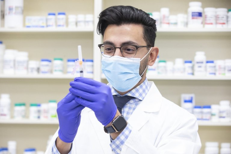 Here's what to know about flu, COVID-19 and RSV this respiratory virus season | iNFOnews.ca