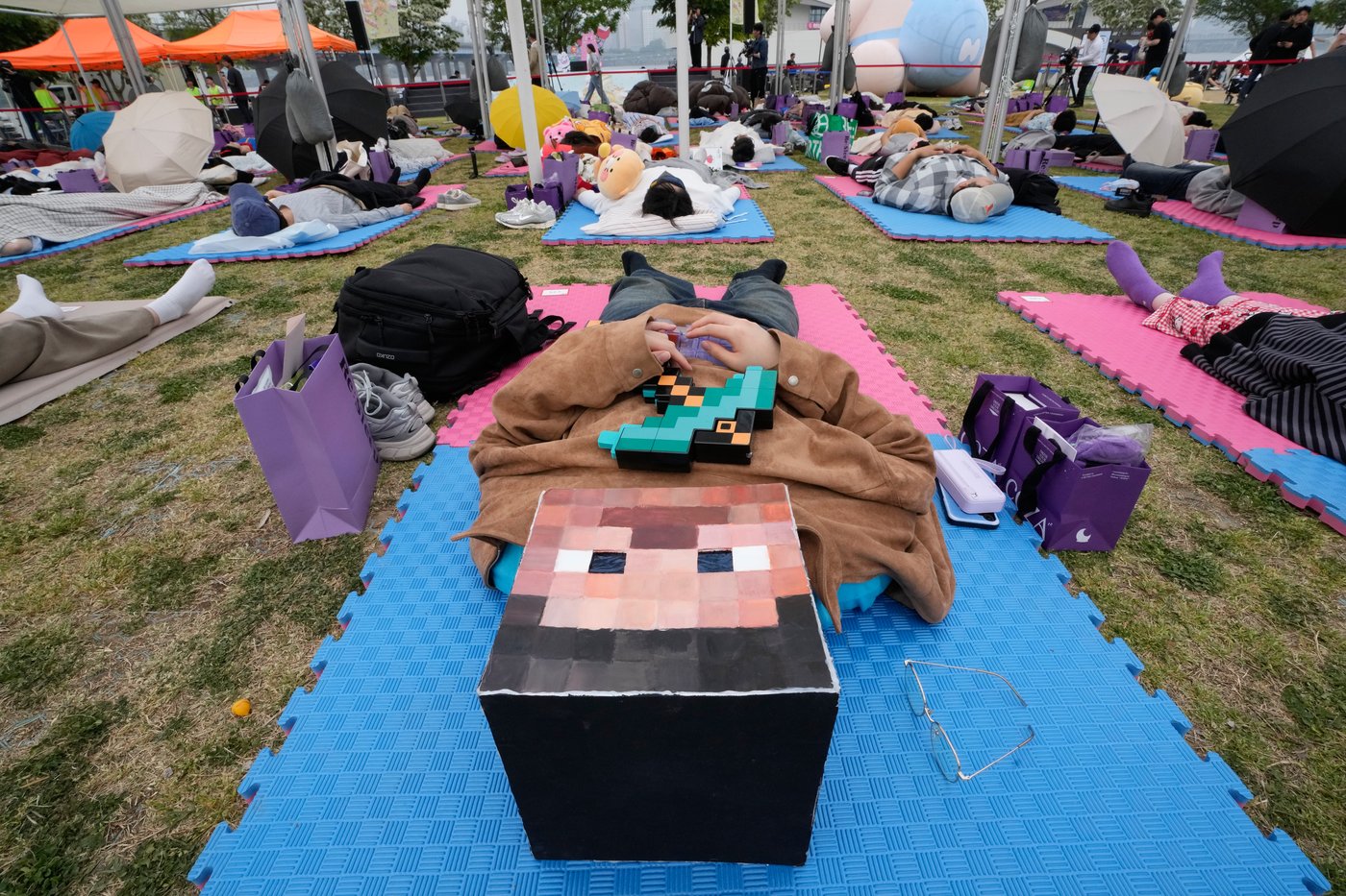 Sleep takes center stage at Seoul's Han River Nap Competition, in photos | iNFOnews.ca