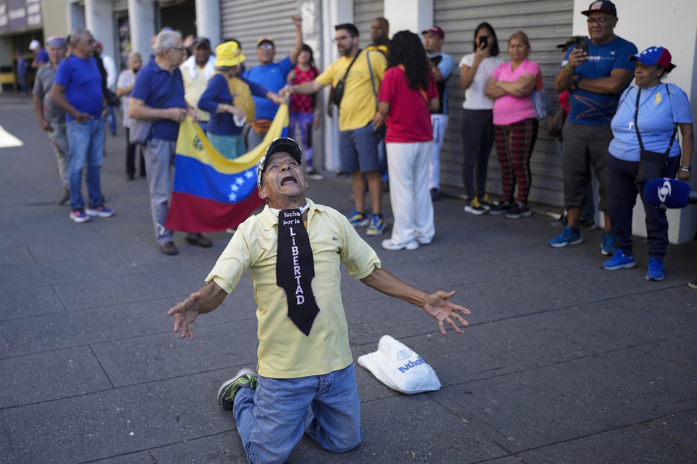 Venezuela's opposition leader defies Maduro to lead protests that end in confusing arrest claims | iNFOnews.ca Venezuela's opposition leader defies Maduro to lead protests that end in confusing arrest claims | iNFOnews.ca