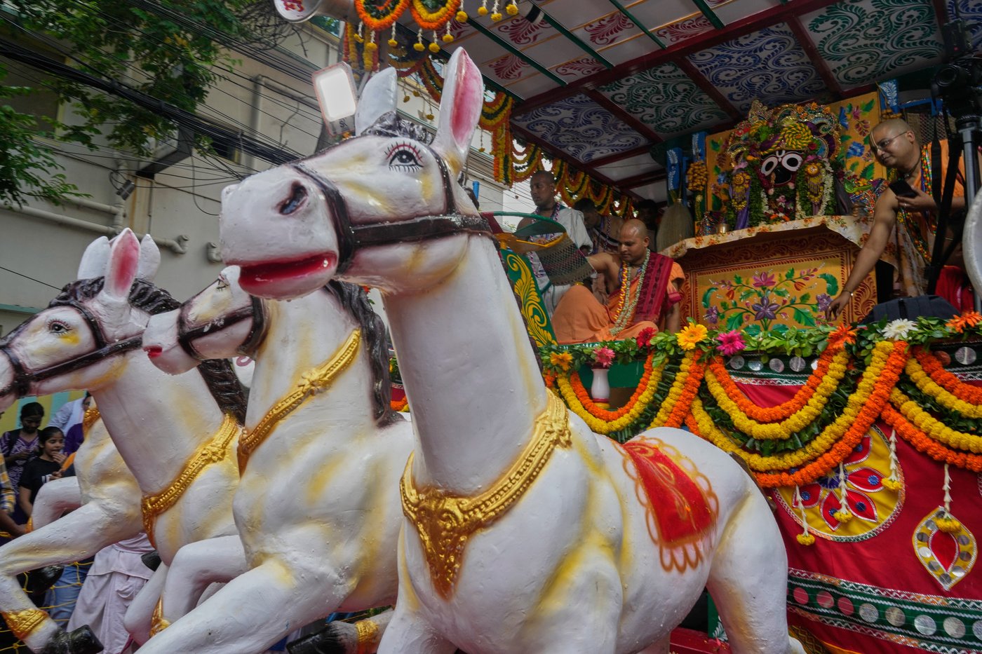 Crowd surge at Hindu festival in India leaves 1 dead and many hospitalized | iNFOnews.ca Crowd surge at Hindu festival in India leaves 1 dead and many hospitalized | iNFOnews.ca