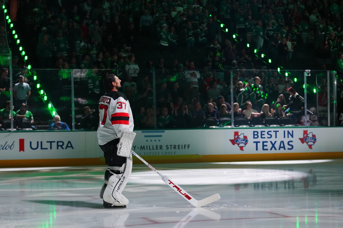 Connor Hellebuyck makes his New Jersey Devils debut as starter in net at Dallas | iNFOnews.ca Connor Hellebuyck makes his New Jersey Devils debut as starter in net at Dallas | iNFOnews.ca