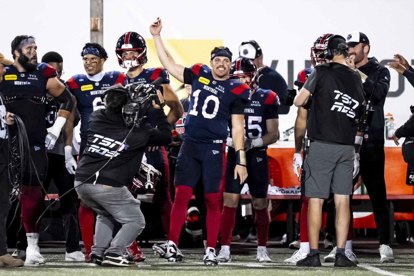Alouettes starter Alexander's record-setting mark not impacted in playoffs | iNFOnews.ca