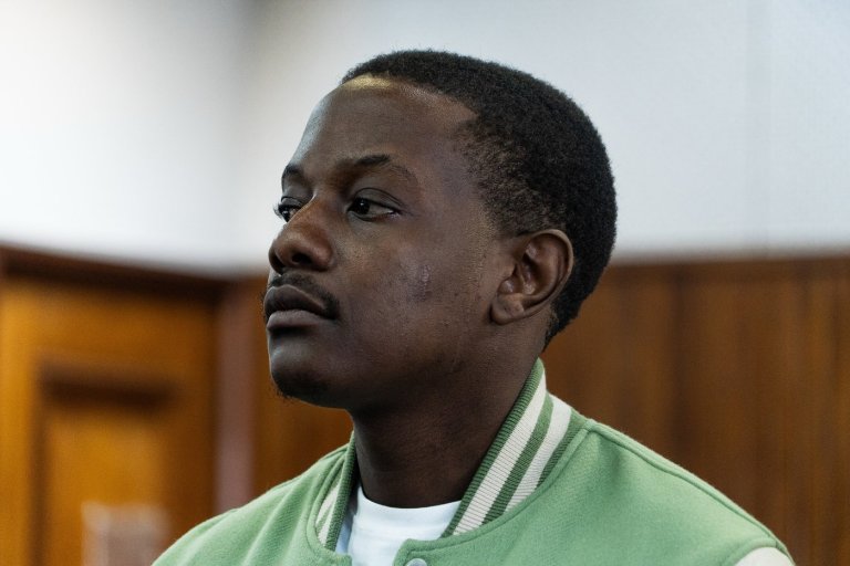 A son of late Zimbabwe President Mugabe ordered to be deported from South Africa after convictions | iNFOnews.ca