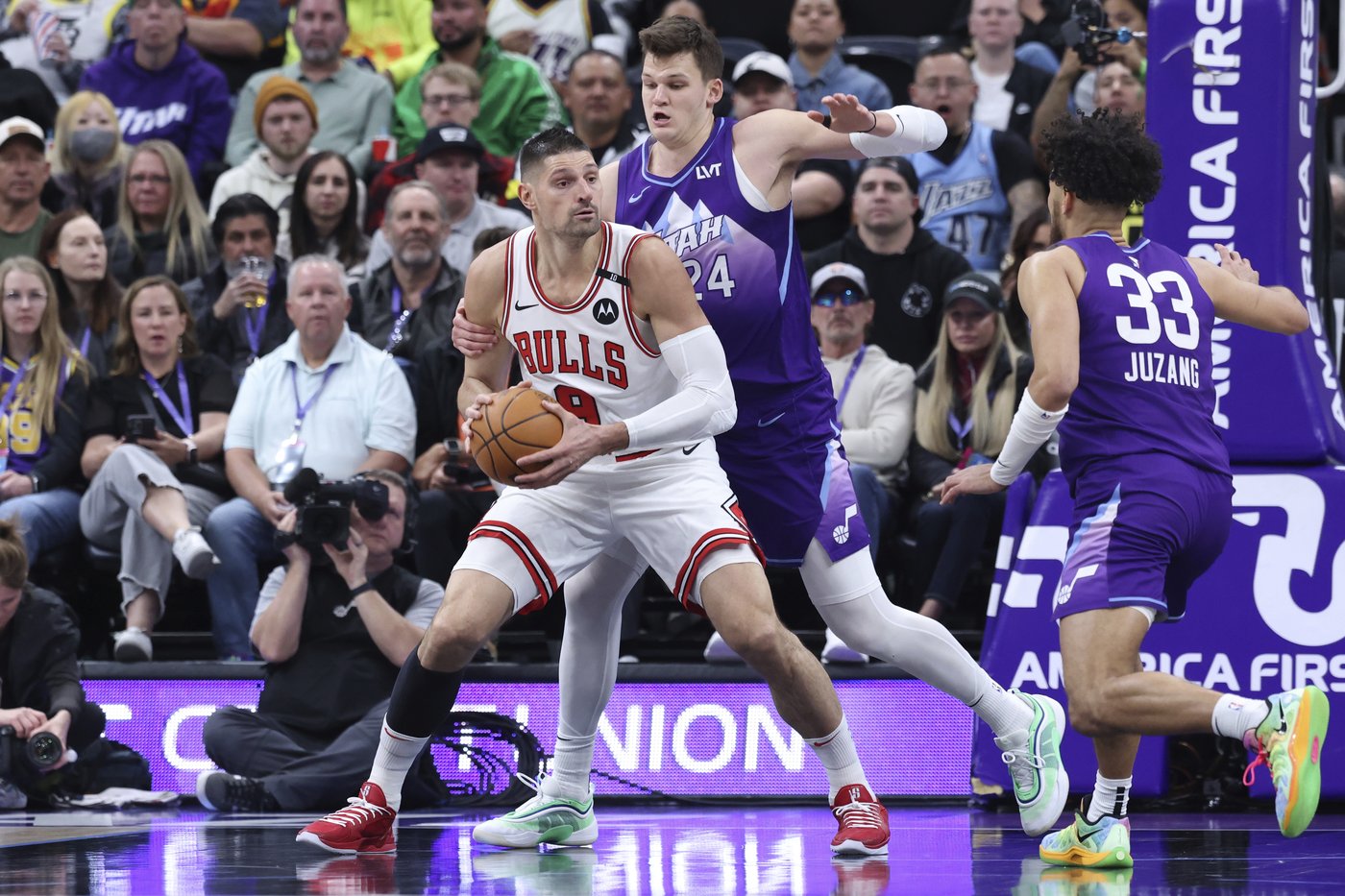 Coby White's 26 points leads balanced scoring effort as Bulls deal Jazz 10th straight loss, 111-97 | iNFOnews.ca