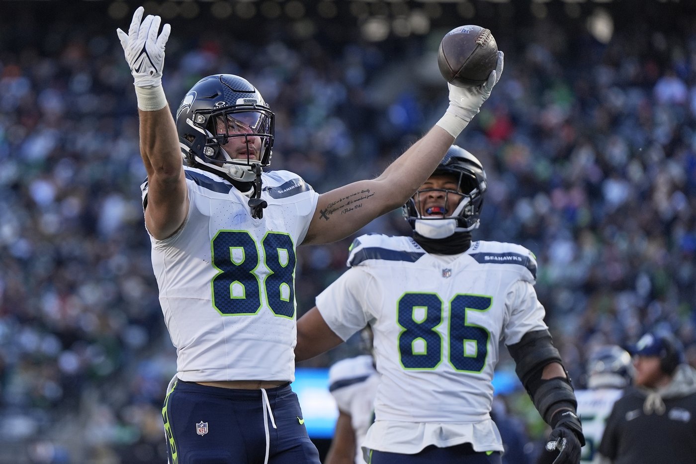 Williams' 92-yard INT return and Charbonnet's late TD run help Seahawks top Jets 26-21 | iNFOnews.ca