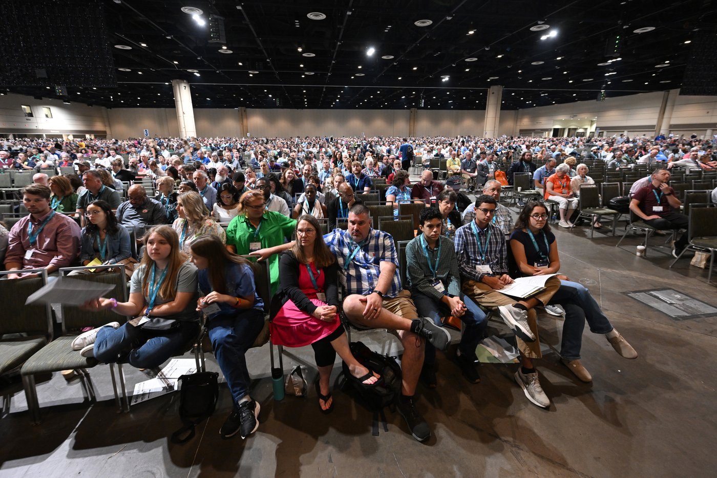 Southern Baptists vote to advance a formal ban on churches with women pastors | iNFOnews.ca