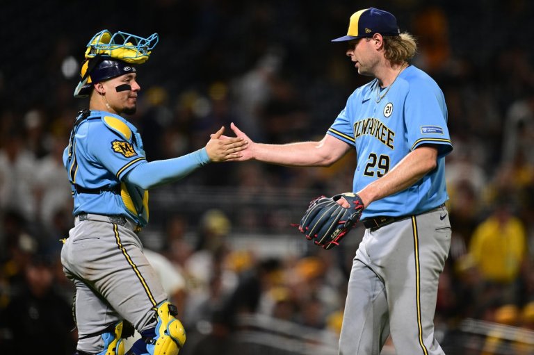 Brewers clinch a fourth straight NL Central title with 5-1 win over Pirates | iNFOnews.ca