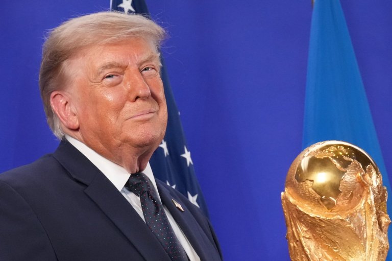 Trump celebrates the World Cup as a US victory as he prepares to present trophy to the winning team | iNFOnews.ca