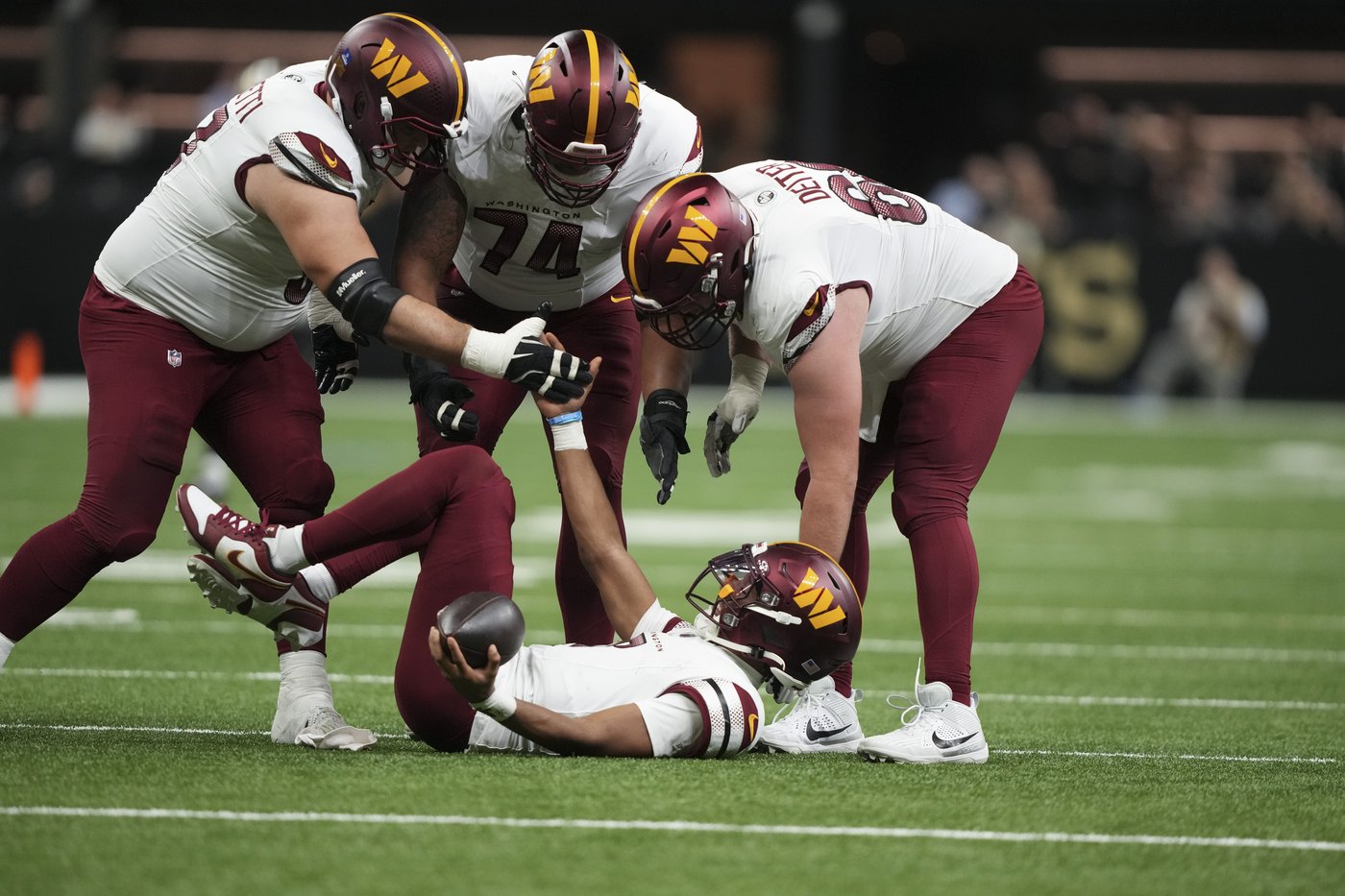 Jayden Daniels was sacked 8 times, and the Commanders rookie QB shoulders some of the blame | iNFOnews.ca Jayden Daniels was sacked 8 times, and the Commanders rookie QB shoulders some of the blame | iNFOnews.ca