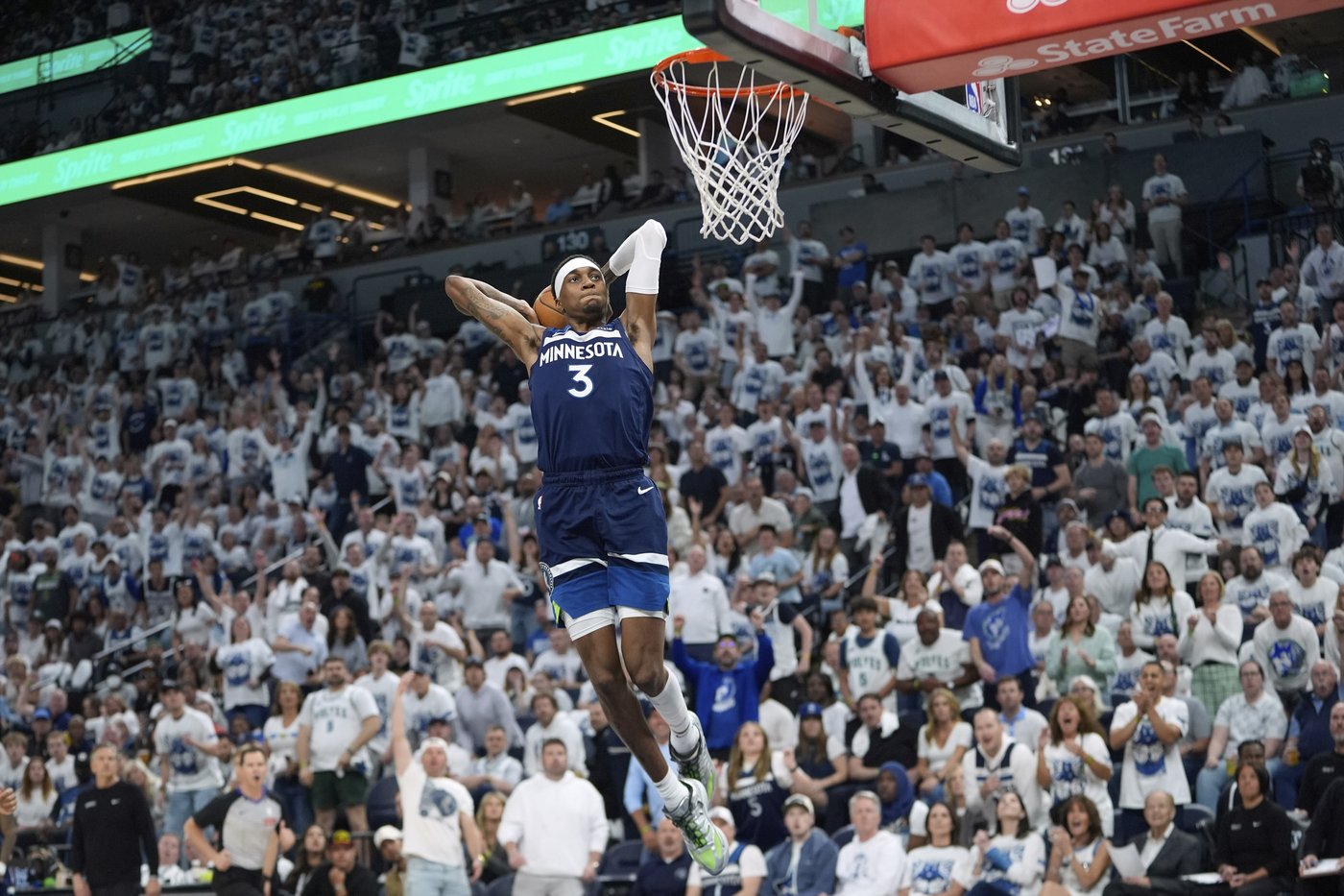 Timberwolves beat Curry-less Warriors 117-93 in Game 2 to even series | iNFOnews.ca Timberwolves beat Curry-less Warriors 117-93 in Game 2 to even series | iNFOnews.ca