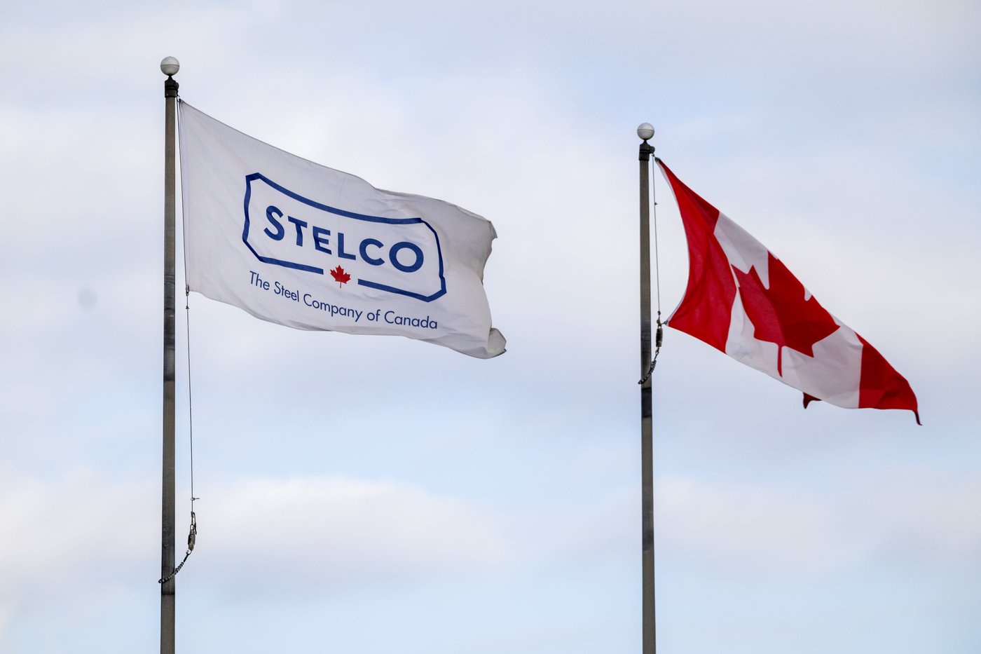 Industry minister presses Stelco's U.S. owner to present job-saving plan in 5 days | iNFOnews.ca