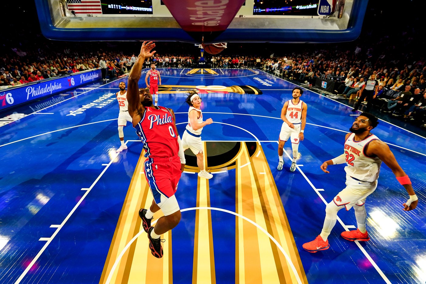 LeBron James scores 20 points to help 76ers beat champion Knicks for 2nd time this season, 98-93 | iNFOnews.ca