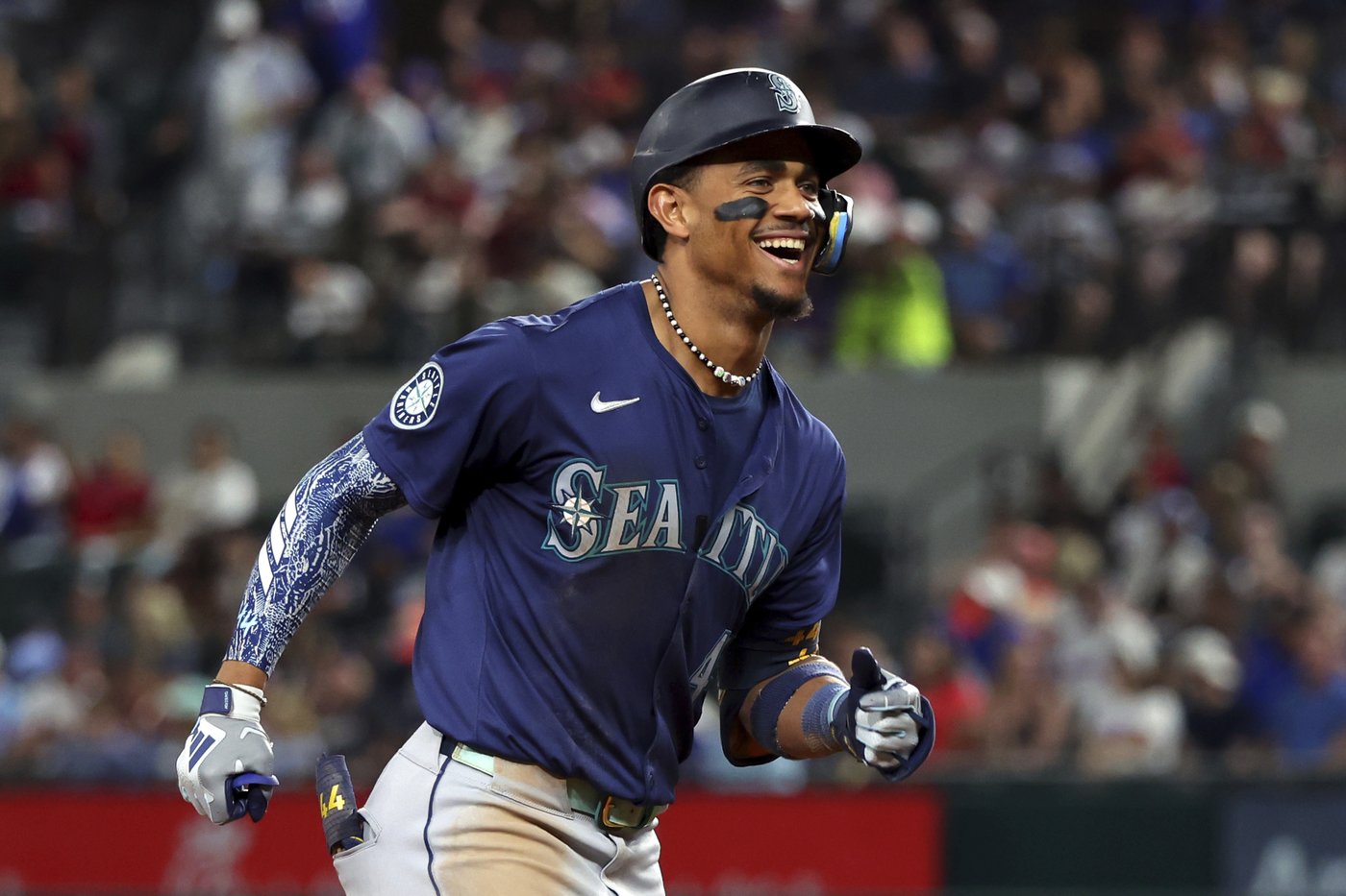 Julio Rodríguez homers twice for wild card-chasing Seattle and Kirby beats Rangers again in 8-2 win | iNFOnews.ca Julio Rodríguez homers twice for wild card-chasing Seattle and Kirby beats Rangers again in 8-2 win | iNFOnews.ca