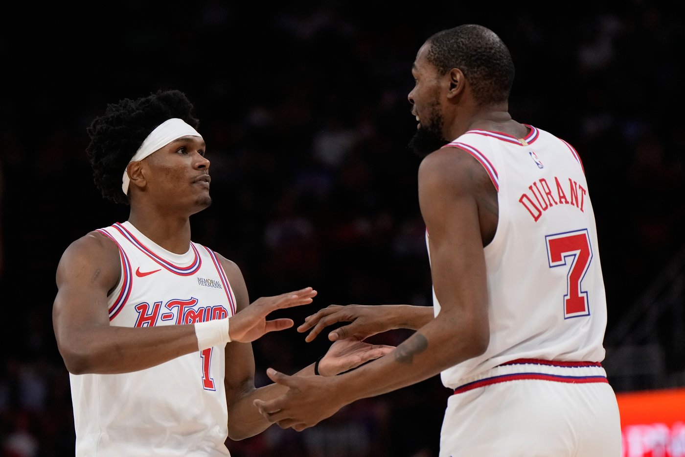 Kevin Durant returns to the playoffs, leading the Rockets into a 1st-round clash with the Lakers | iNFOnews.ca Kevin Durant returns to the playoffs, leading the Rockets into a 1st-round clash with the Lakers | iNFOnews.ca