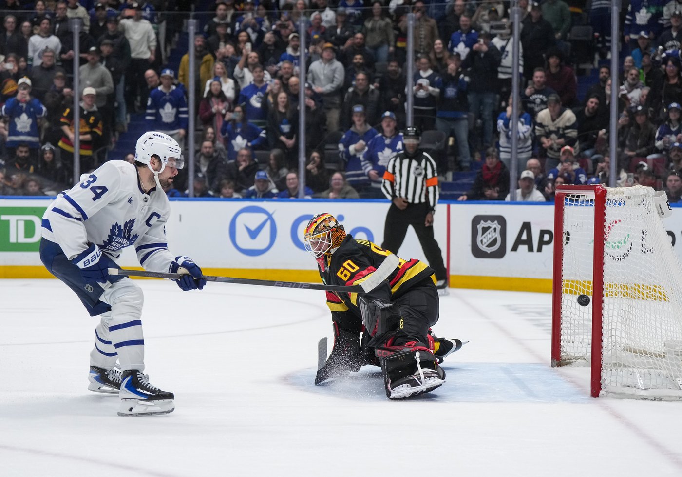 Matthews says Leafs' 3-2 grinding shootout win over Canucks 'feels good' | iNFOnews.ca