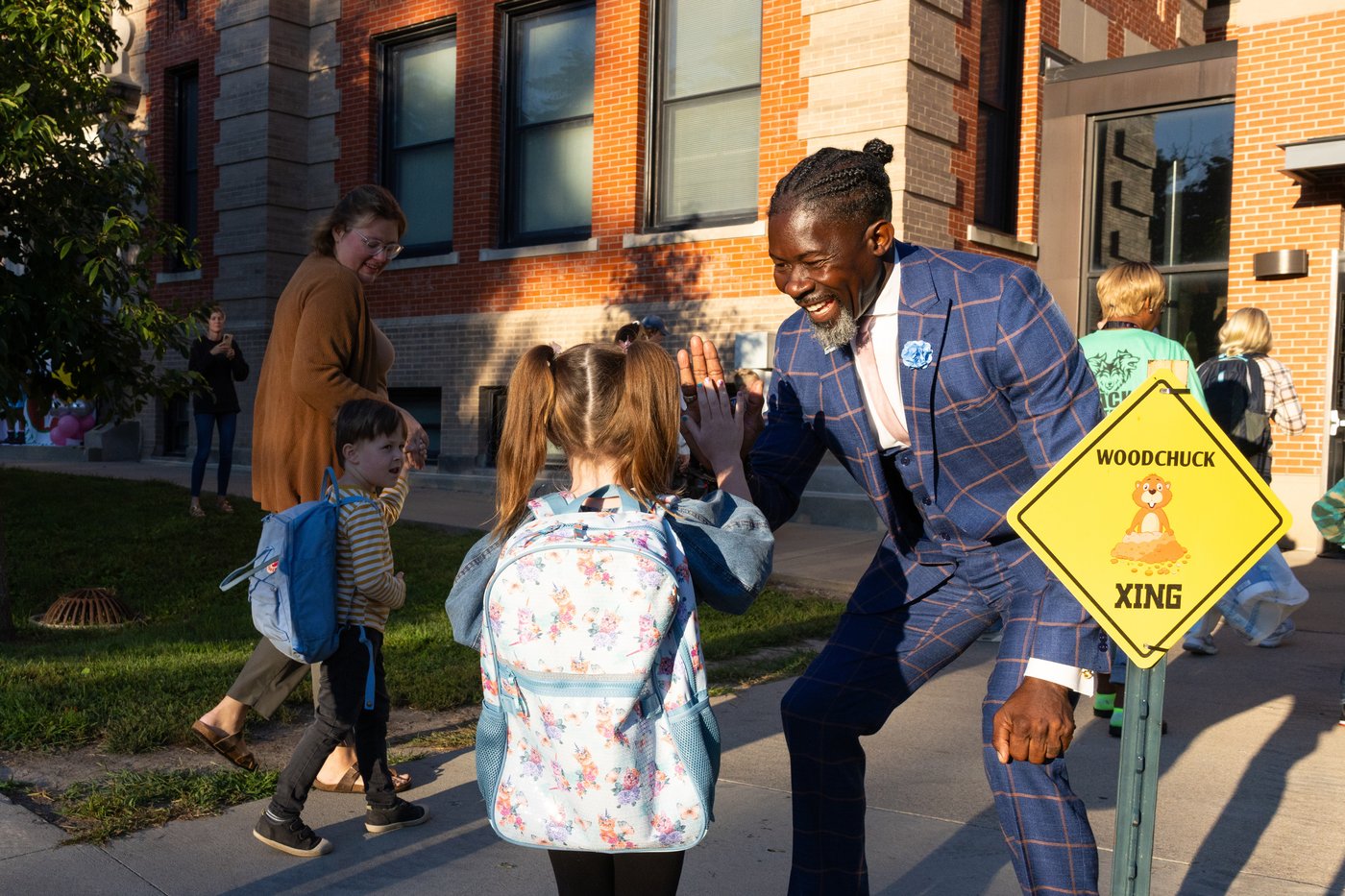 Former Iowa superintendent pleads guilty to falsely claiming US citizenship | iNFOnews.ca