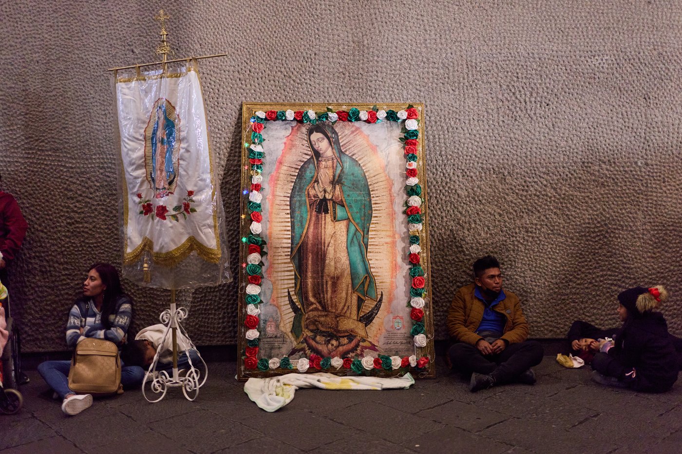 Believers in Our Lady of Guadalupe flock to her Mexico City shrine, in photos | iNFOnews.ca