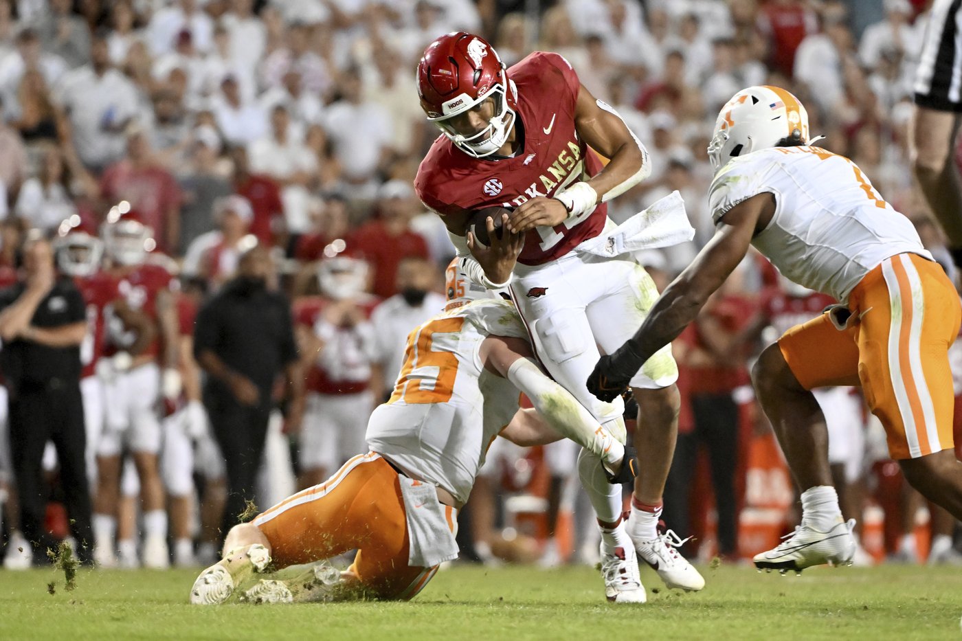 Arkansas looks to follow Top-10 upset of Tennessee with another vs No. 8 LSU | iNFOnews.ca Arkansas looks to follow Top-10 upset of Tennessee with another vs No. 8 LSU | iNFOnews.ca