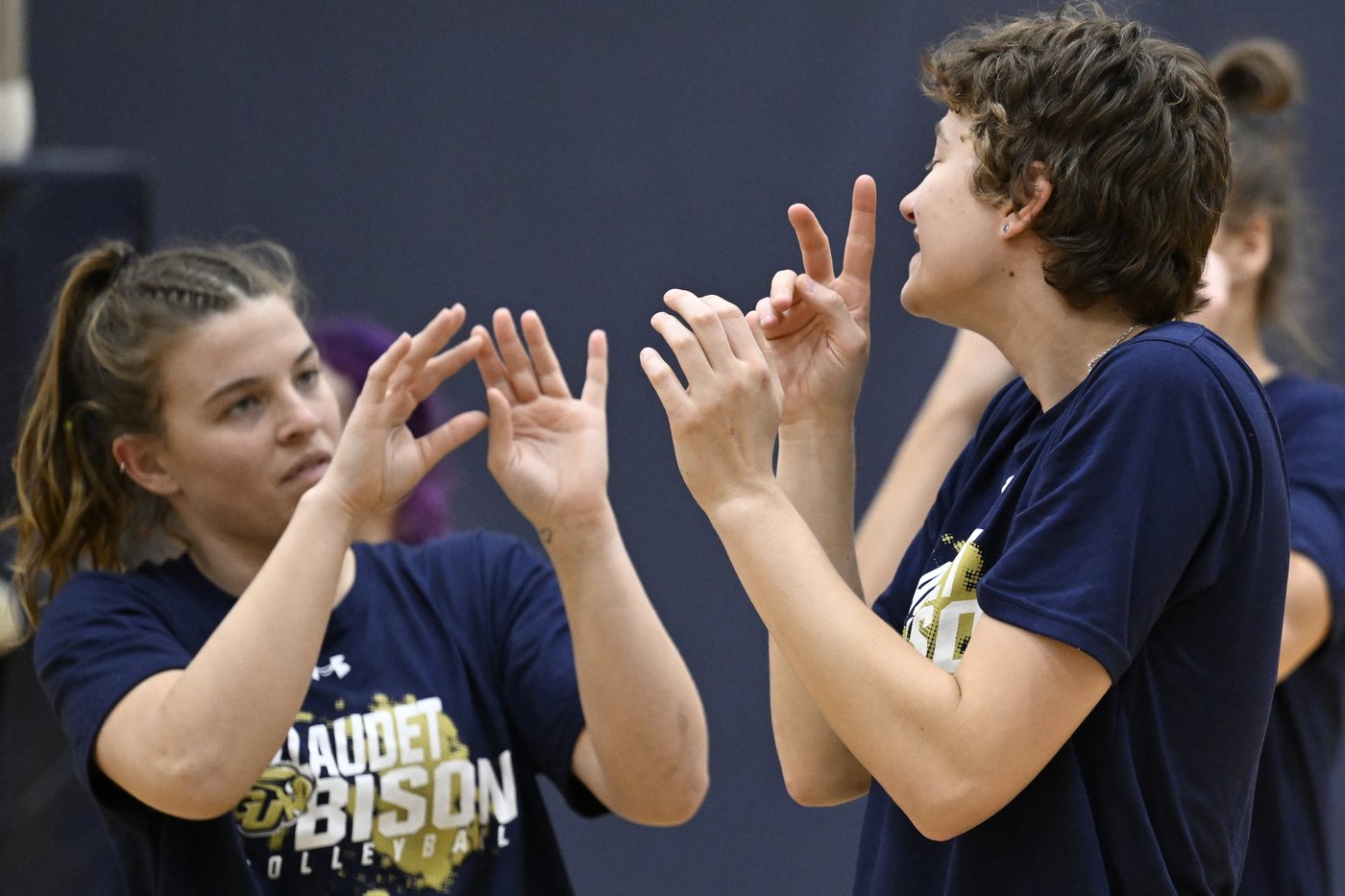 Gallaudet women's volleyball team is signing, quietly winning and rolling into the NCAA Tournament | iNFOnews.ca