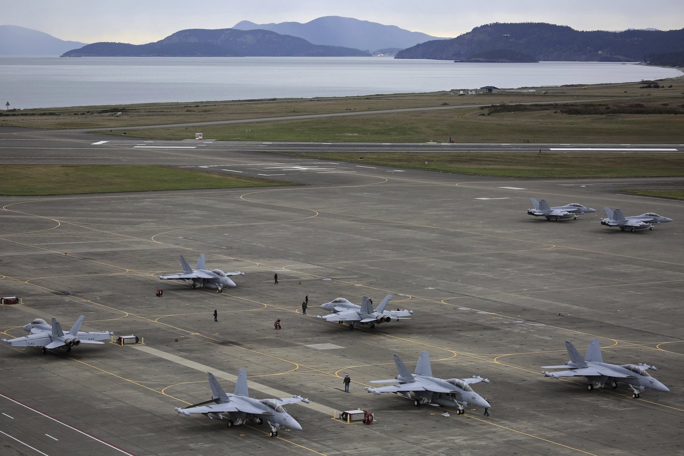Navy finds wreckage of fighter jet that crashed during training in Washington state | iNFOnews.ca