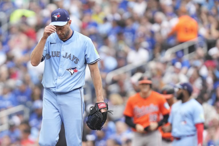 Alejandro Kirk's ninth-inning sacrifice fly lifts Blue Jays over Orioles 5-4 | iNFOnews.ca