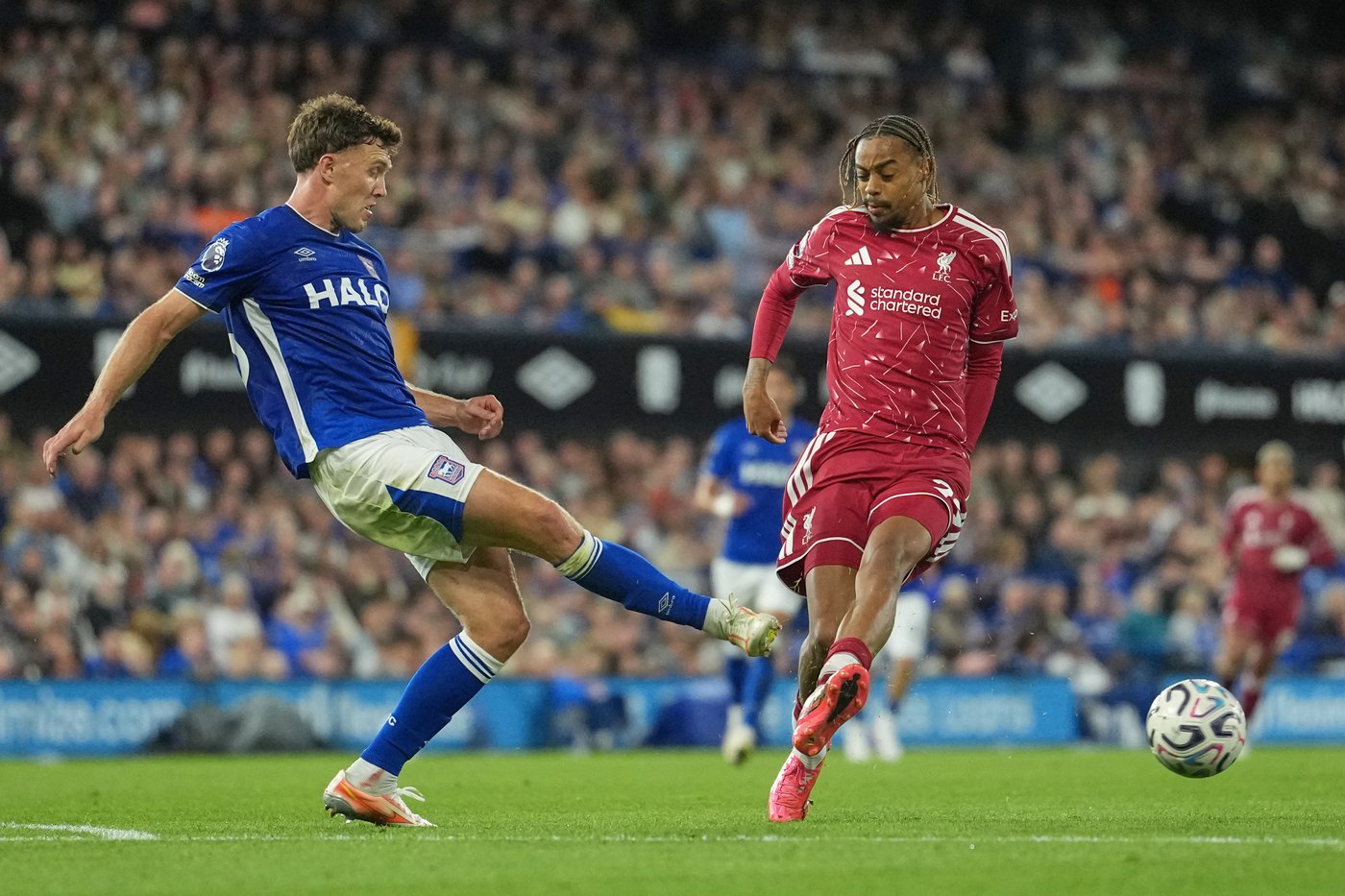 Isak nets double and Barcola debuts in Liverpool's first win of season under new coach | iNFOnews.ca