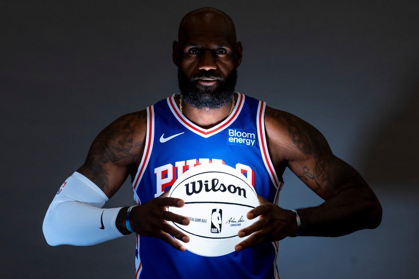 LeBron James sits out 76ers' preseason opener against Knicks. Embiid, Maxey also out | iNFOnews.ca