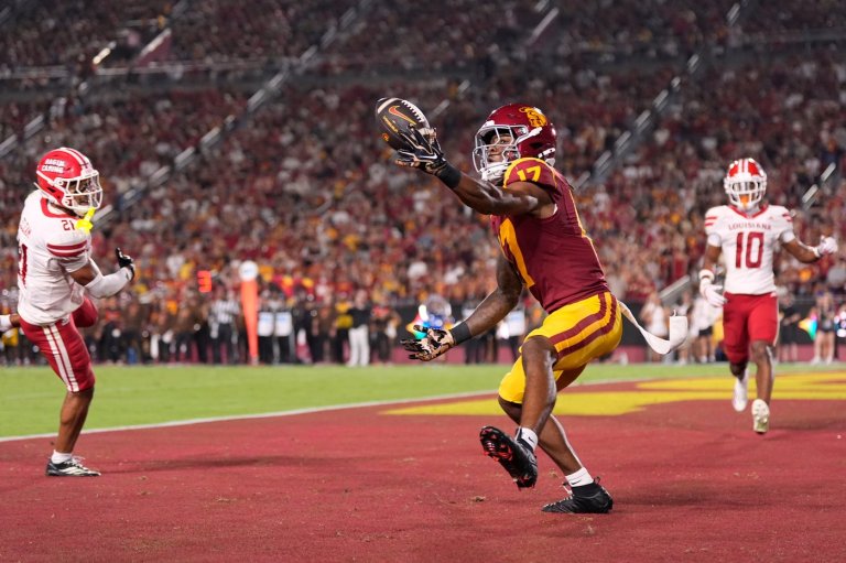 Maiava throws 5 TD passes, No. 14 Southern California beats Louisiana 49-30 | iNFOnews.ca