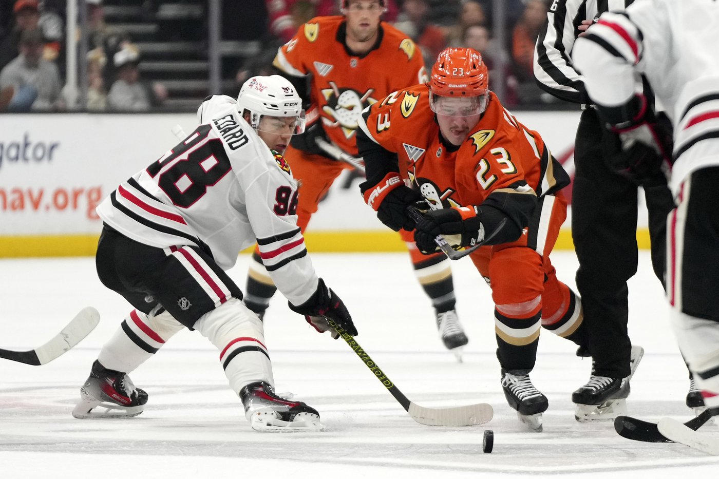 Bedard has 3 assists as Blackhawks defeat Ducks 4-2 | iNFOnews.ca