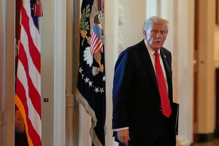 The Latest: Senate Republicans gathering at White House as shutdown effects worsen | iNFOnews.ca