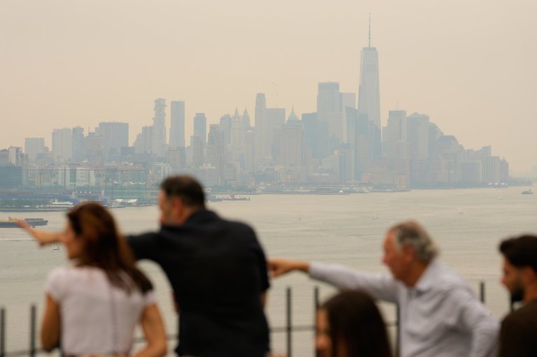 Wildfire smoke kills tens of thousands of people a year. Here's how it attacks the body | iNFOnews.ca