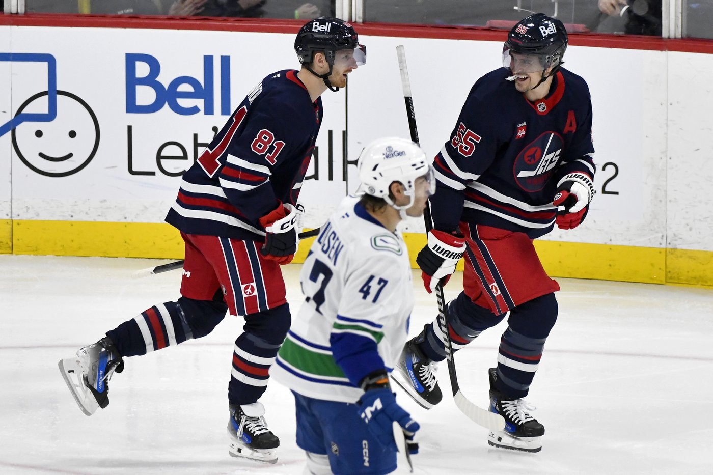 Connor wastes no time netting sixth career hat trick as Jets blitz Canucks 6-1 | iNFOnews.ca