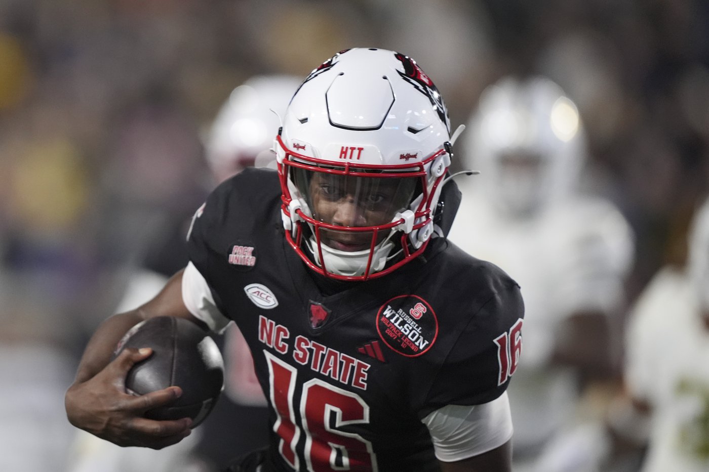 Philo delivers go-ahead TD run with 22 seconds remaining to lift Georgia Tech past N.C. State 30-29 | iNFOnews.ca