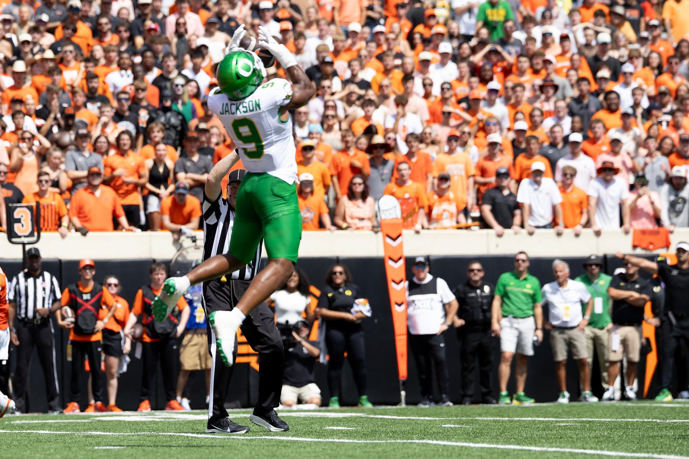Oklahoma State stuns No. 6 Oregon 39-31, ending 21-game skid against FBS opponents | iNFOnews.ca