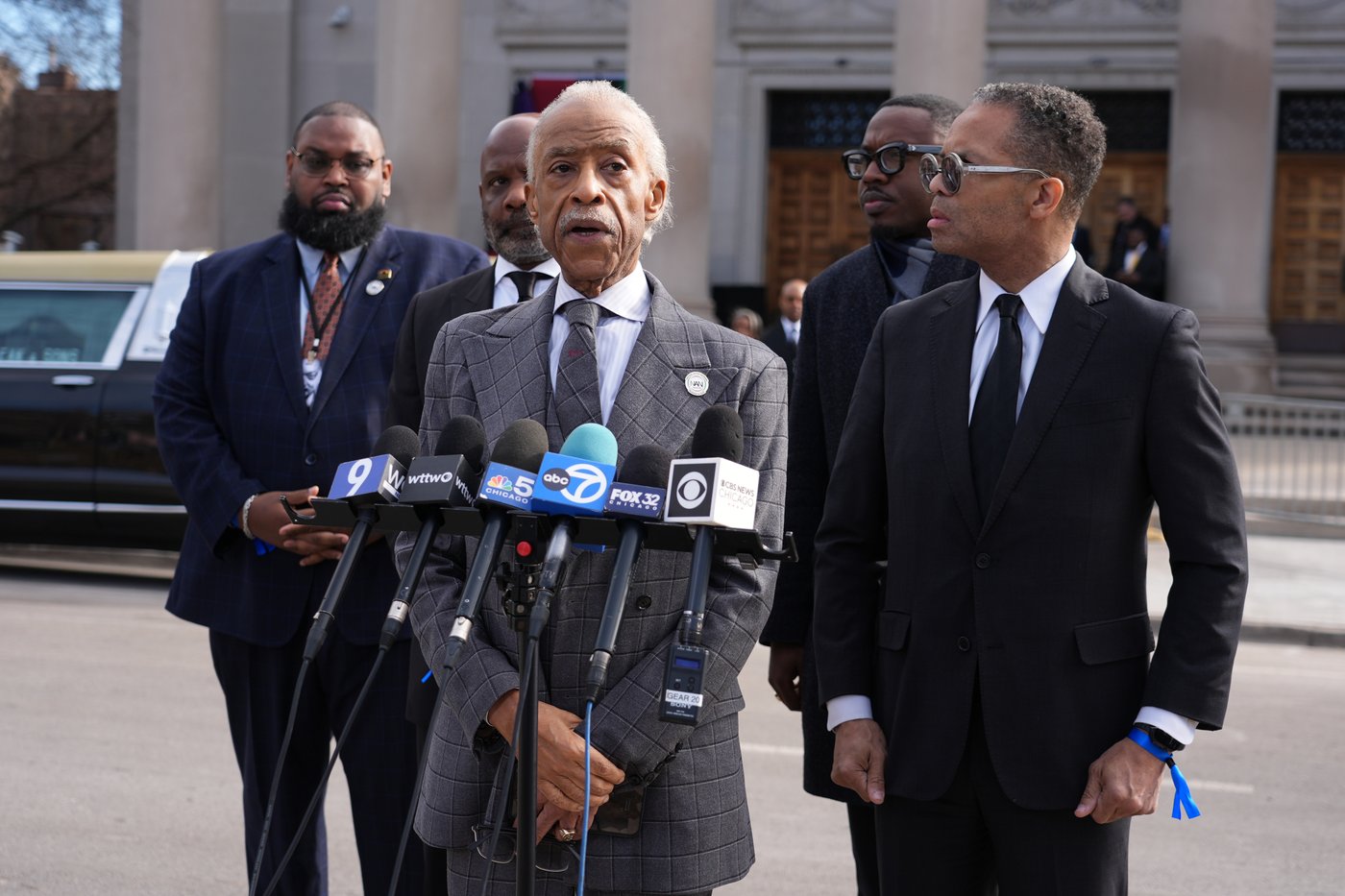 Crowds of Chicago mourners pay respects to Jesse Jackson at start of cross-country memorial services | iNFOnews.ca