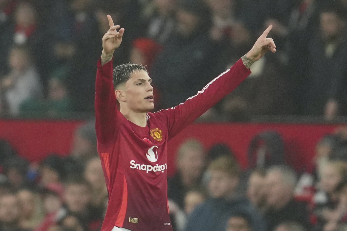 Arsenal's winless run goes on after 1-1 draw with Chelsea and Man United beats Leicester 3-0 | iNFOnews.ca