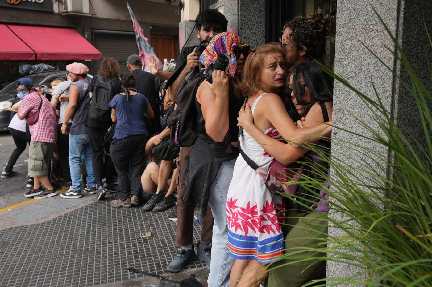 Milei takes on Argentina's unions, drawing protests as senators debate his labor overhaul | iNFOnews.ca Milei takes on Argentina's unions, drawing protests as senators debate his labor overhaul | iNFOnews.ca