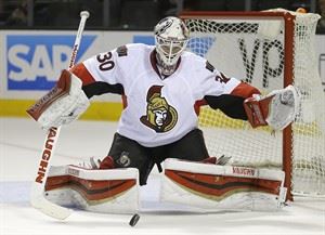 Murray stands pat at trade deadline as Senators show signs of improvement | iNFOnews.ca CP32120038