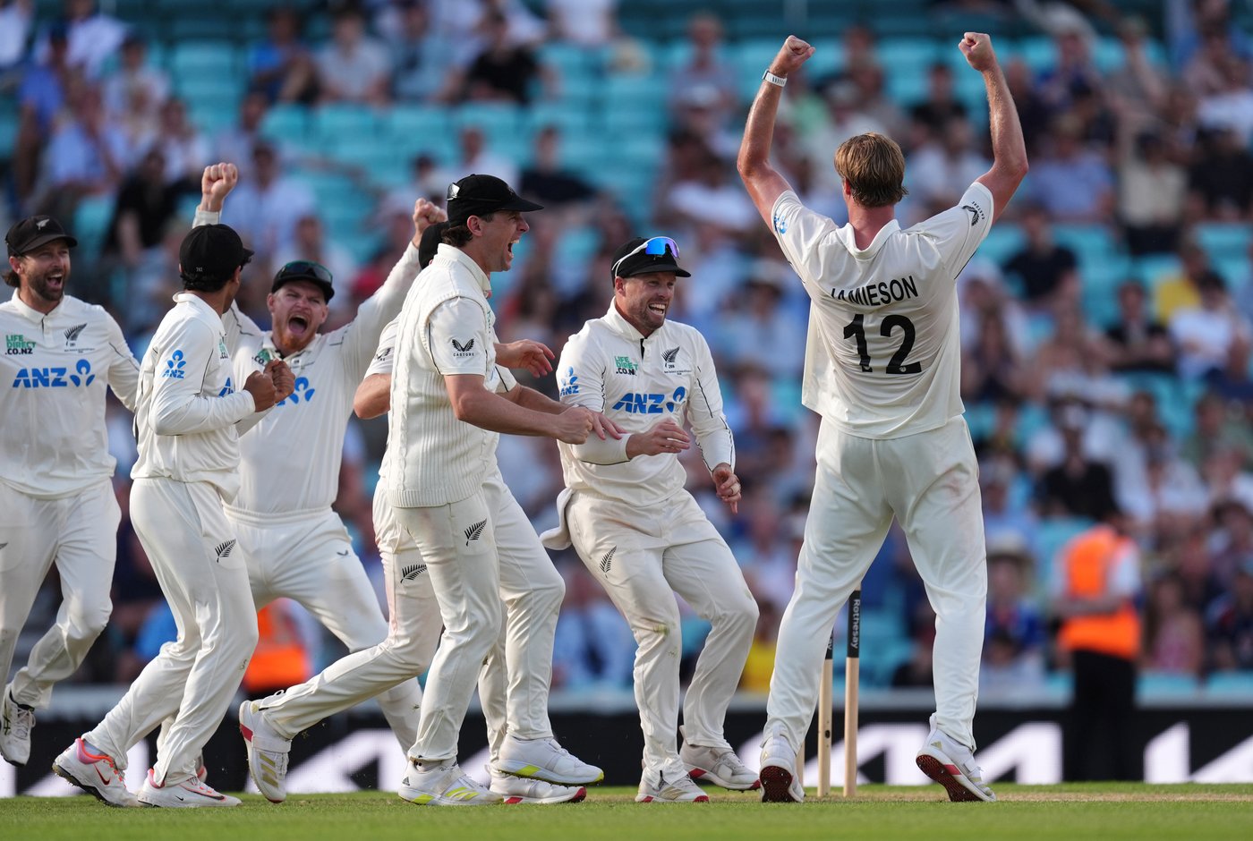 New Zealand tightens grip at The Oval as England slumps to 182-5 chasing 463 | iNFOnews.ca New Zealand tightens grip at The Oval as England slumps to 182-5 chasing 463 | iNFOnews.ca