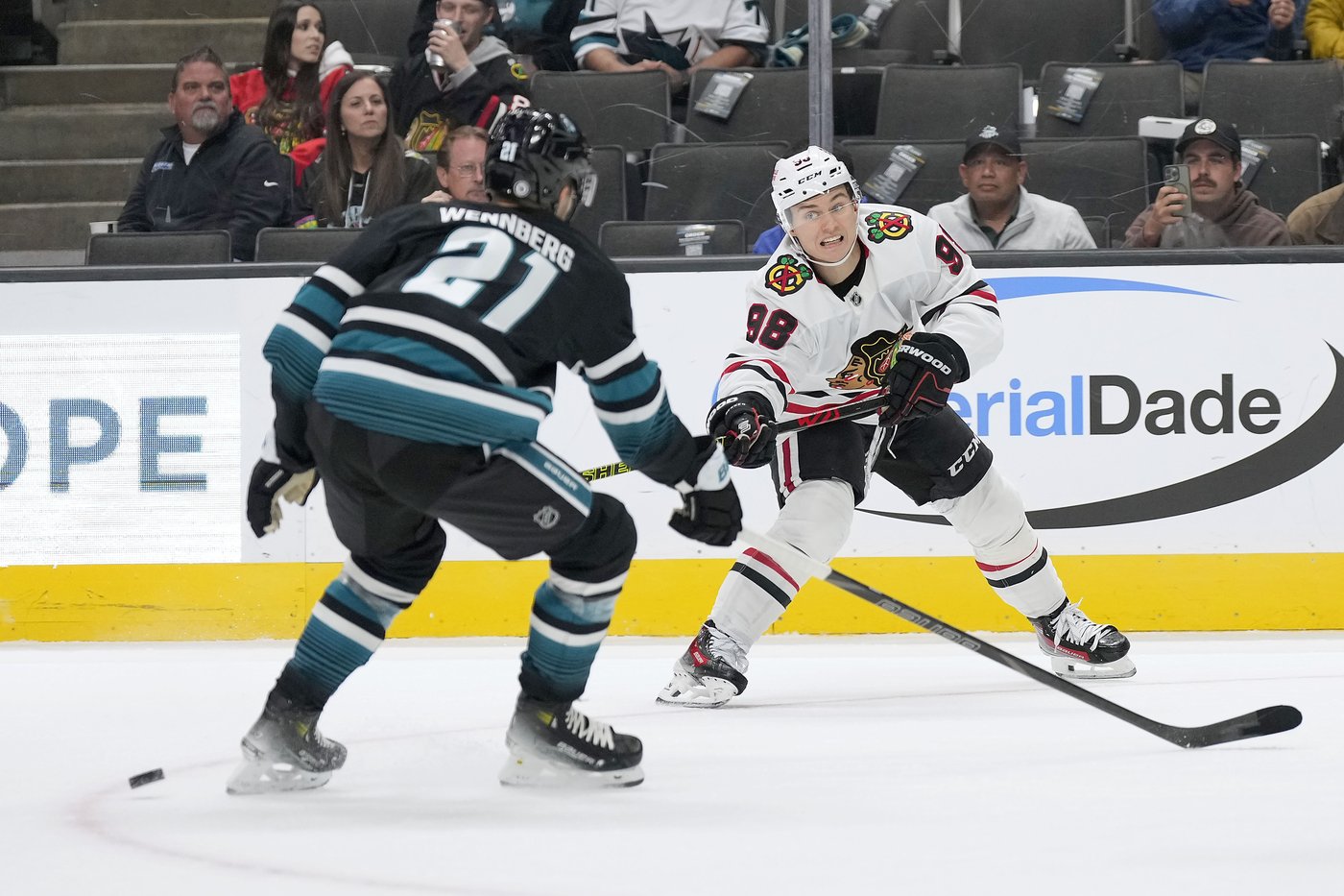 Will Smith scores twice for first NHL goals, Sharks beat Blackhawks 3-2 for third straight win | iNFOnews.ca