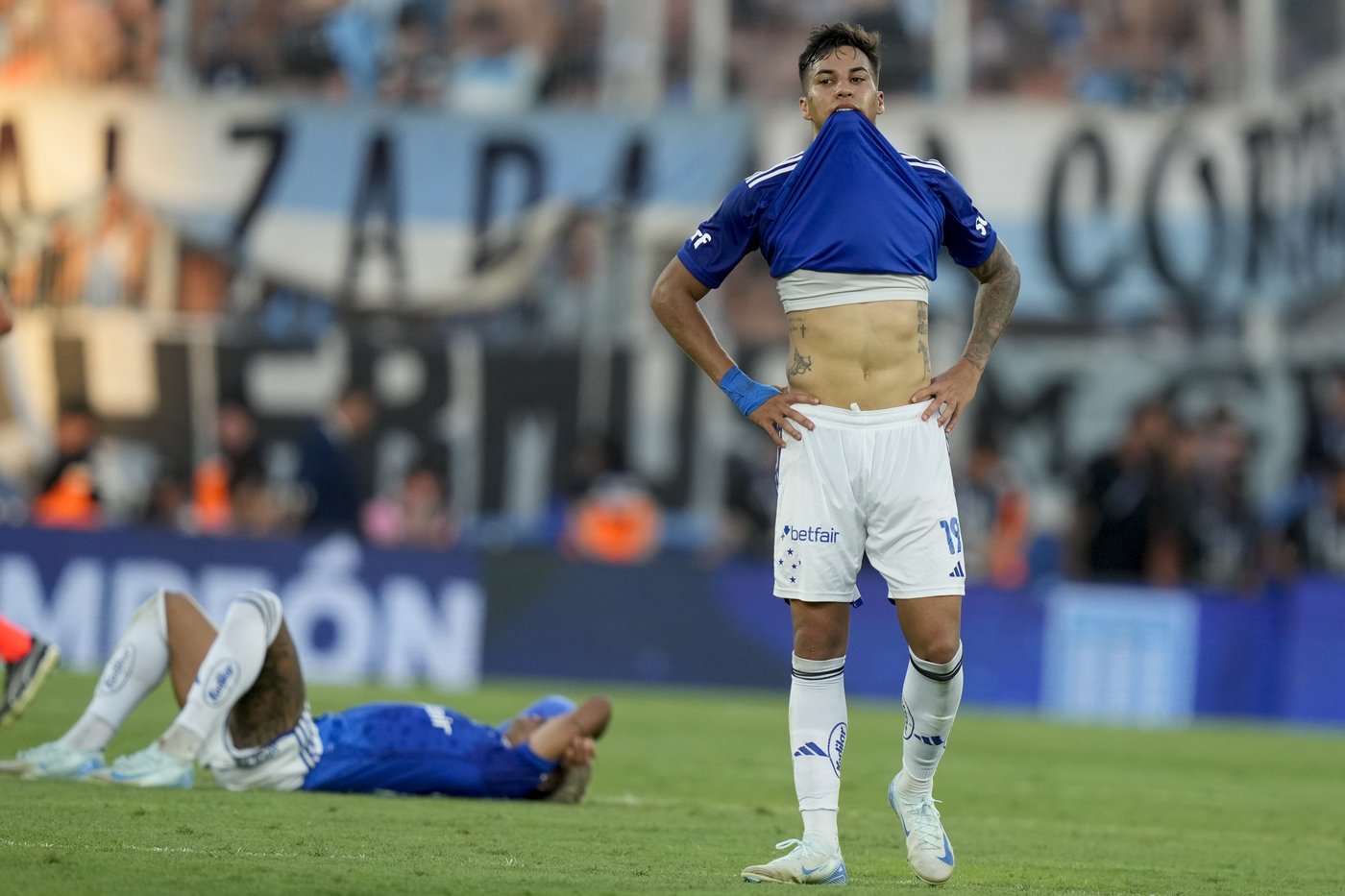 Argentina's Racing wins its first Copa Sudamericana championship by beating Brazil's Cruzeiro 3-1 | iNFOnews.ca