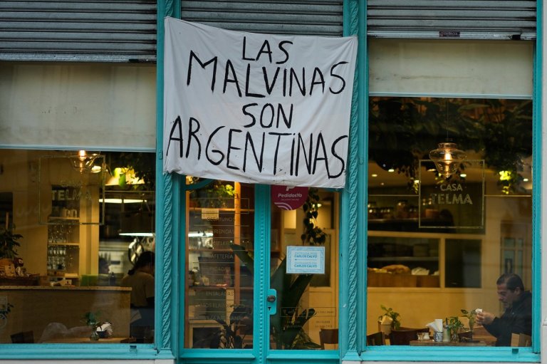 A World Cup banner turns the Malvinas into a cultural obsession for a new generation in Argentina | iNFOnews.ca