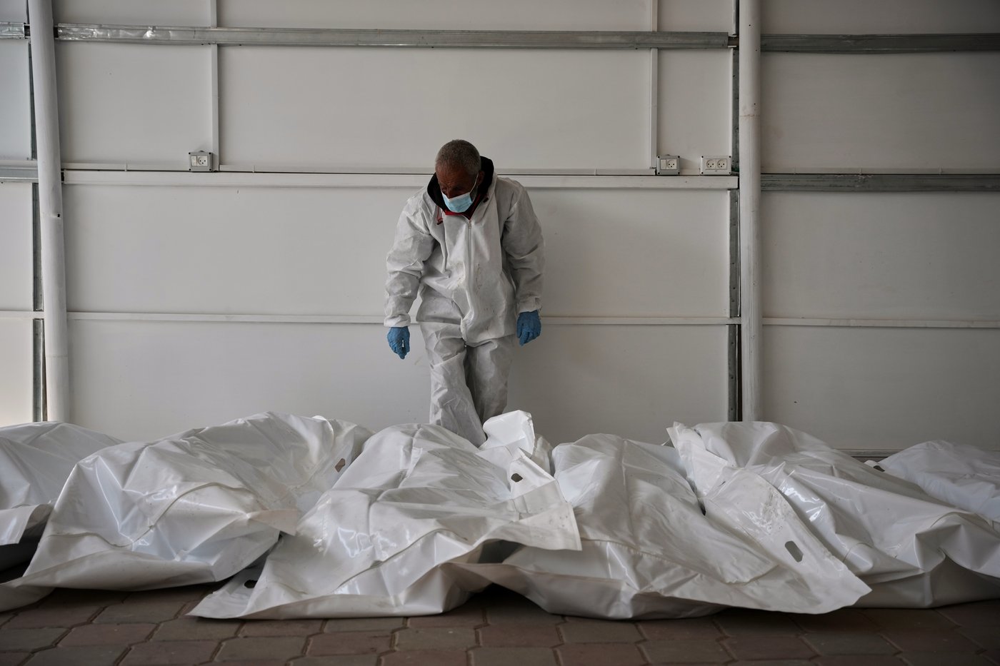 Israel hands over bodies of 30 Palestinians, Gaza hospital officials say | iNFOnews.ca Israel hands over bodies of 30 Palestinians, Gaza hospital officials say | iNFOnews.ca