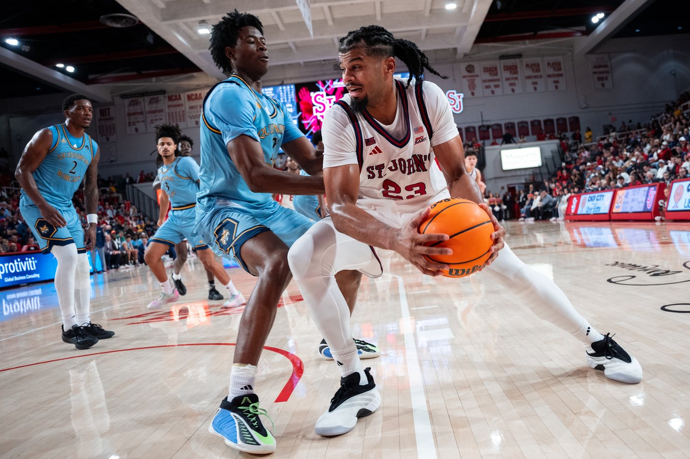 No. 5 St. John's opens Pitino's third season with 108-74 rout of Quinnipiac | iNFOnews.ca