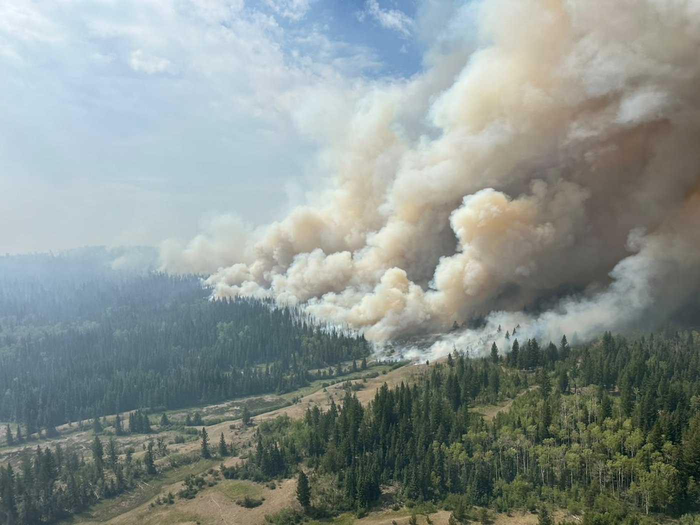 Pear Lake wildfire prompts expanded evacuation orders around B.C.'s south Cariboo | iNFOnews.ca