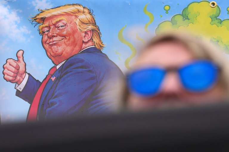 Trump has support in Doonbeg, though tiny snails have snagged his Irish golf course plans | iNFOnews.ca