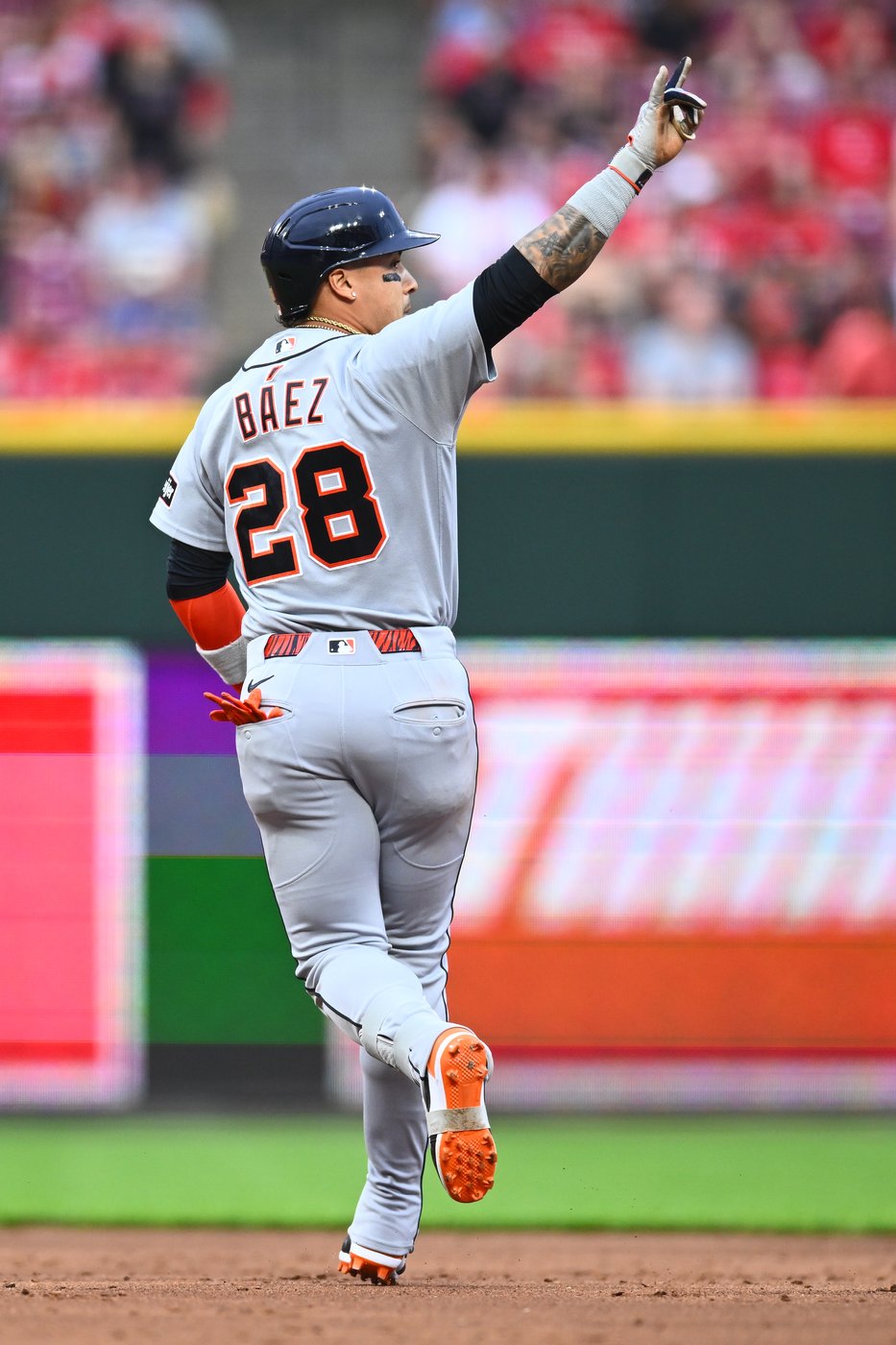 Lowe's two-run walk-off HR lifts Reds to wild 9-8 win over Tigers | iNFOnews.ca Lowe's two-run walk-off HR lifts Reds to wild 9-8 win over Tigers | iNFOnews.ca