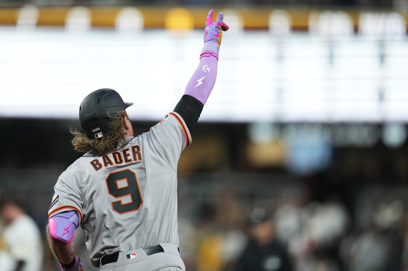 Vitello, Giants get 1st win by beating Padres 3-2 as Bader homers off Buehler | iNFOnews.ca Vitello, Giants get 1st win by beating Padres 3-2 as Bader homers off Buehler | iNFOnews.ca