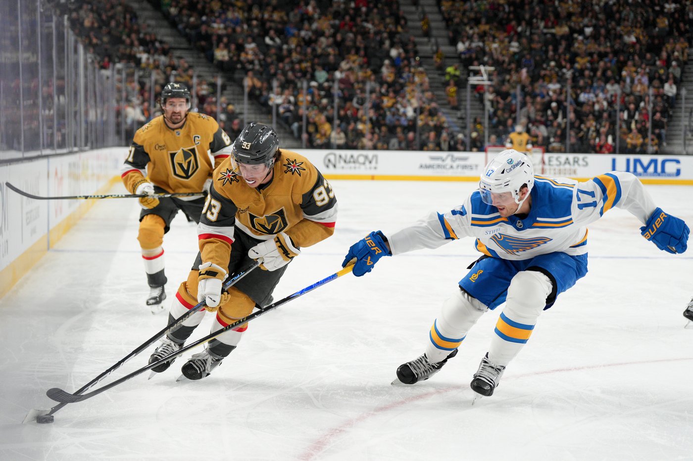 Marner, Stone lead Golden Knights to 4-2 win over Blues | iNFOnews.ca